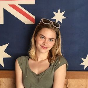 Meet your Posher, Olivia